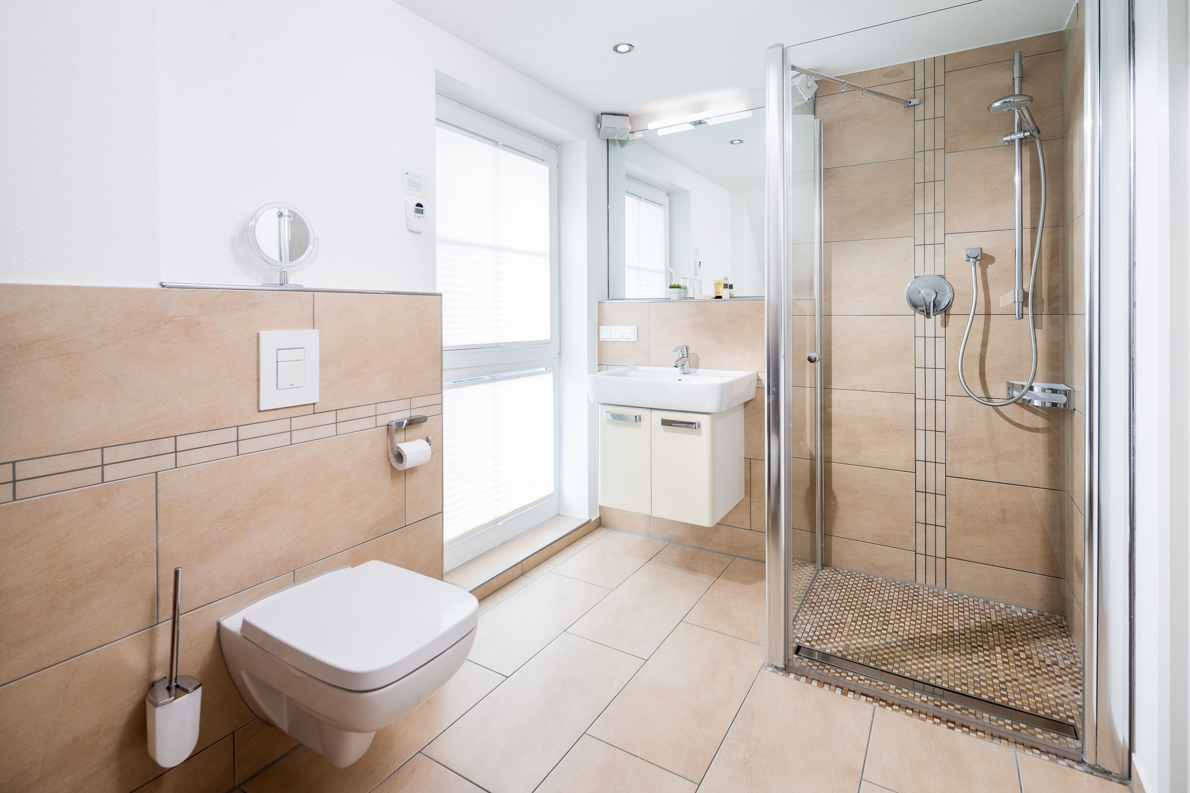 Apartment, Sea View (Oberdeck, incl. EUR85 Cleaning Fee) | Bathroom | Shower, hair dryer, towels, toilet paper