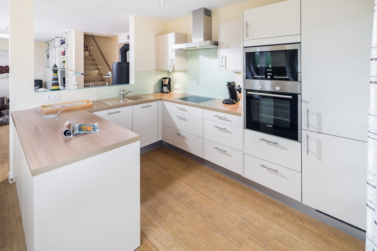 Apartment, 3 Bedrooms (Sonnendeck, incl. EUR185 Cleaning Fee) | Private kitchen | Stovetop, dishwasher, toaster, highchair