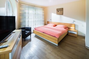 Lägenhet - 3 sovrum (Sonnendeck, incl. EUR185 Cleaning Fee) | Vardagsrum | Platt-tv