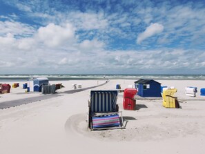 On the beach - Winkelschiffchen II (Juist)