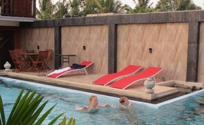 Outdoor pool - D Family Resort (Anuradhapura)