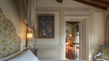 Biancheria da letto di alta qualità, copriletto in piuma, minibar