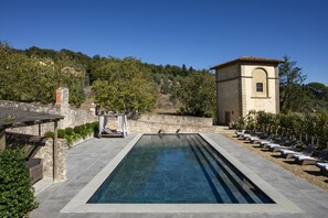 Seasonal outdoor pool - Torre a Cona Wine Estate (Rignano sull'Arno)