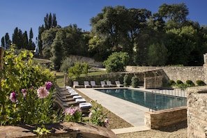 Piscine extérieure (ouverte en saison)