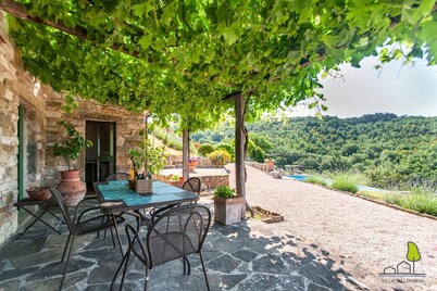 La Torre, private holiday home in a watchtower with pool