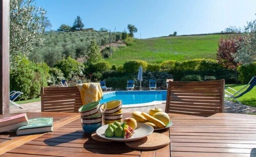 Colle Arponi, modernes Ferienhaus, privat mit Pool