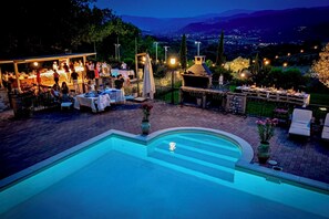 Pool - Spoleto Villa, country home with large pool, beach games, outside kitchen (Spoleto)