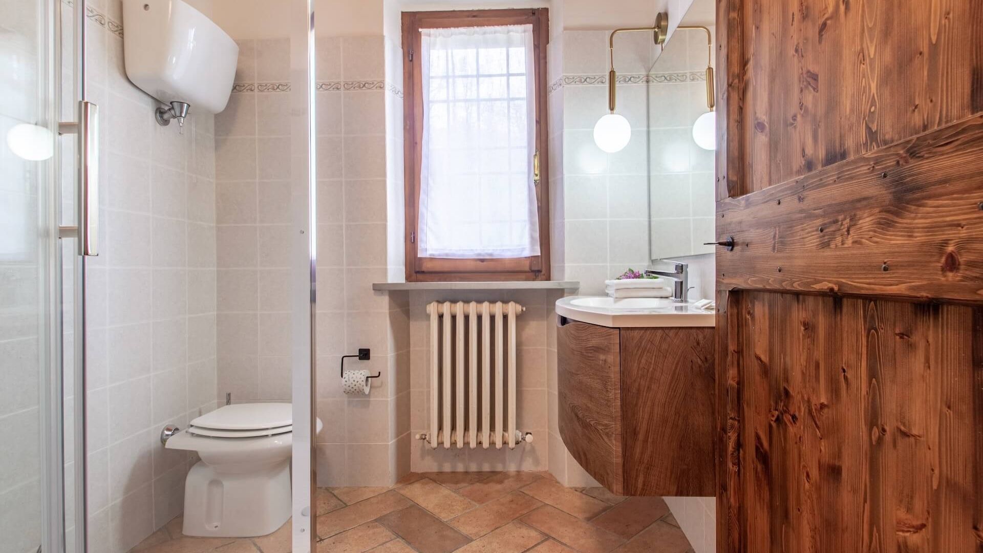 Dusj, bidé og håndklær