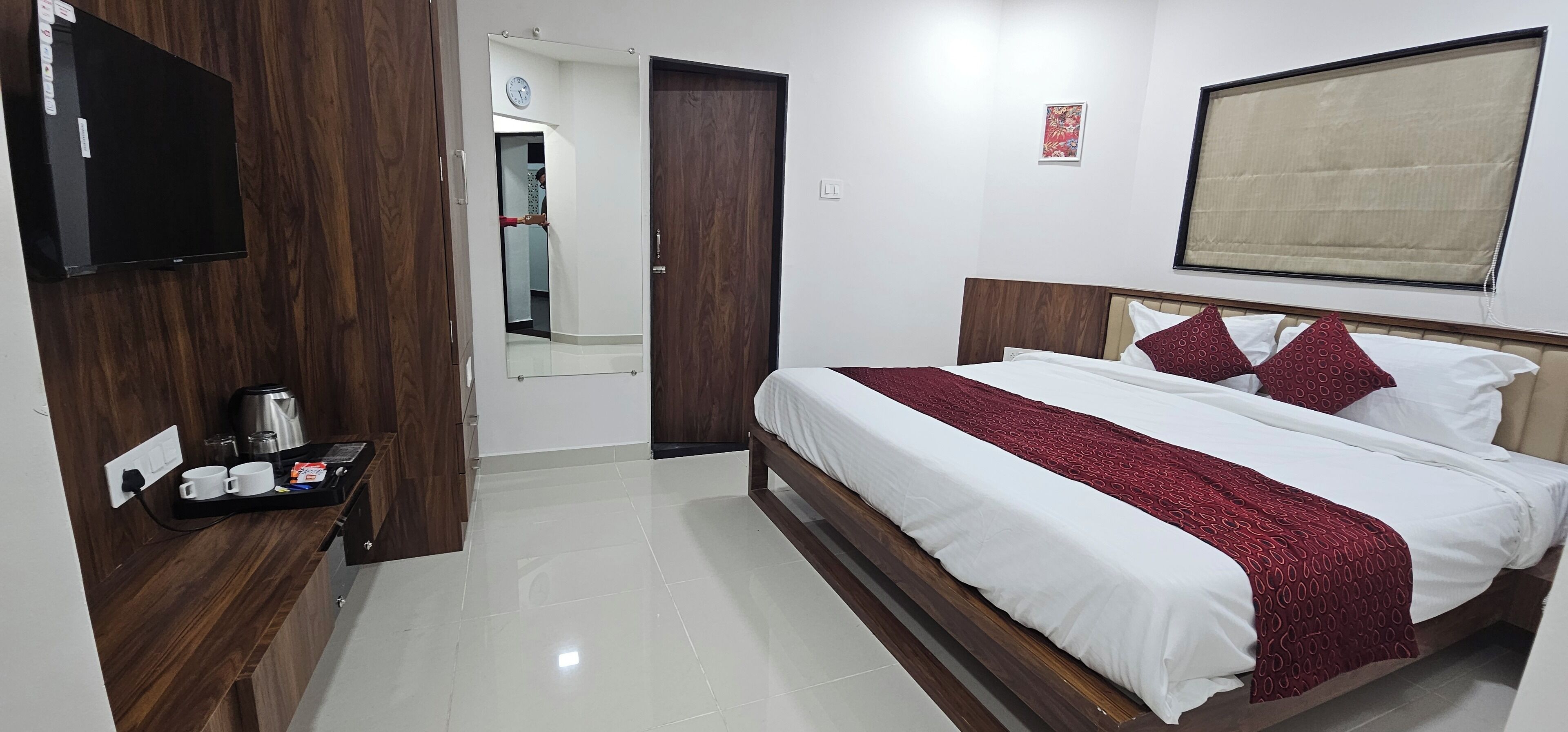 Deluxe Room | Desk, laptop workspace, free WiFi, bed sheets