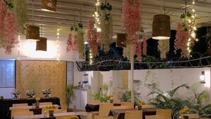 مطعم