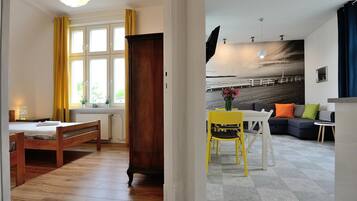 Bügeleisen/Bügelbrett, kostenloses WLAN, Bettwäsche