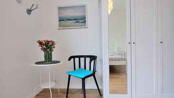 Ferros/tábuas de passar roupa, Wi-Fi de cortesia, roupa de cama