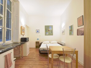 1 bedroom, iron/ironing board, WiFi, bed sheets - Quiet Studio In The Center Of Lyon (Lyon)