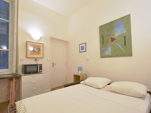 1 bedroom, iron/ironing board, WiFi, bed sheets - Quiet Studio In The Center Of Lyon (Lyon)