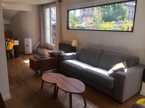 TV