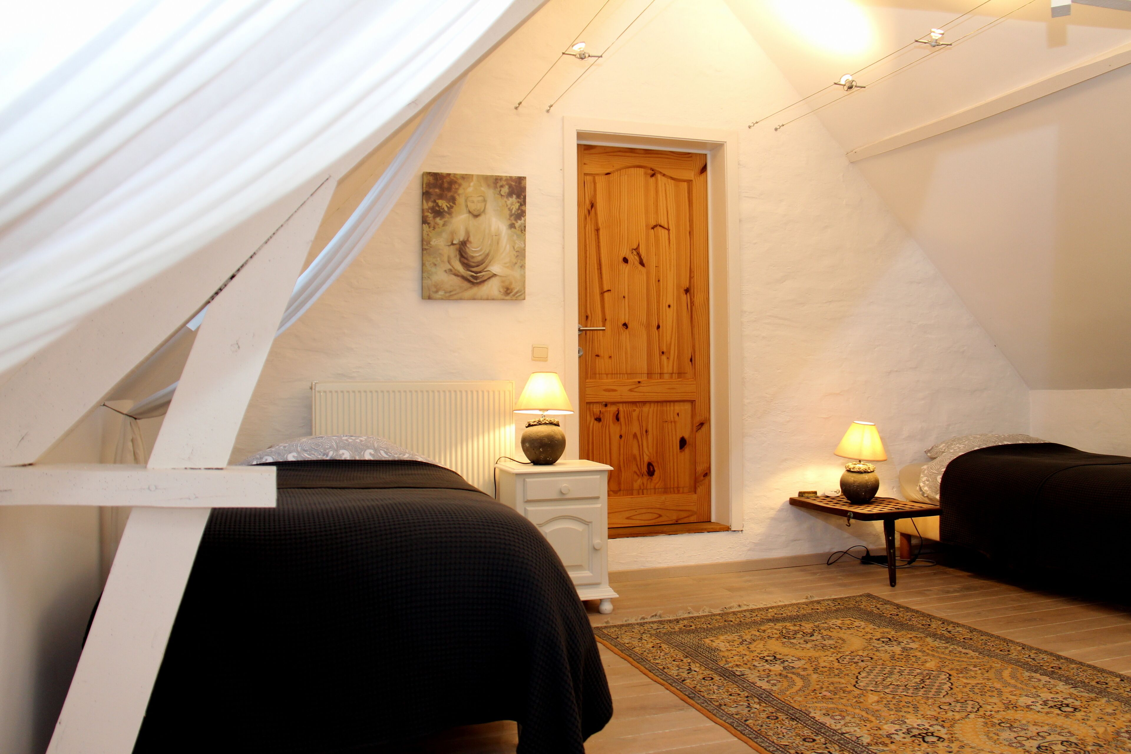 6 bedrooms, iron/ironing board, WiFi (free)