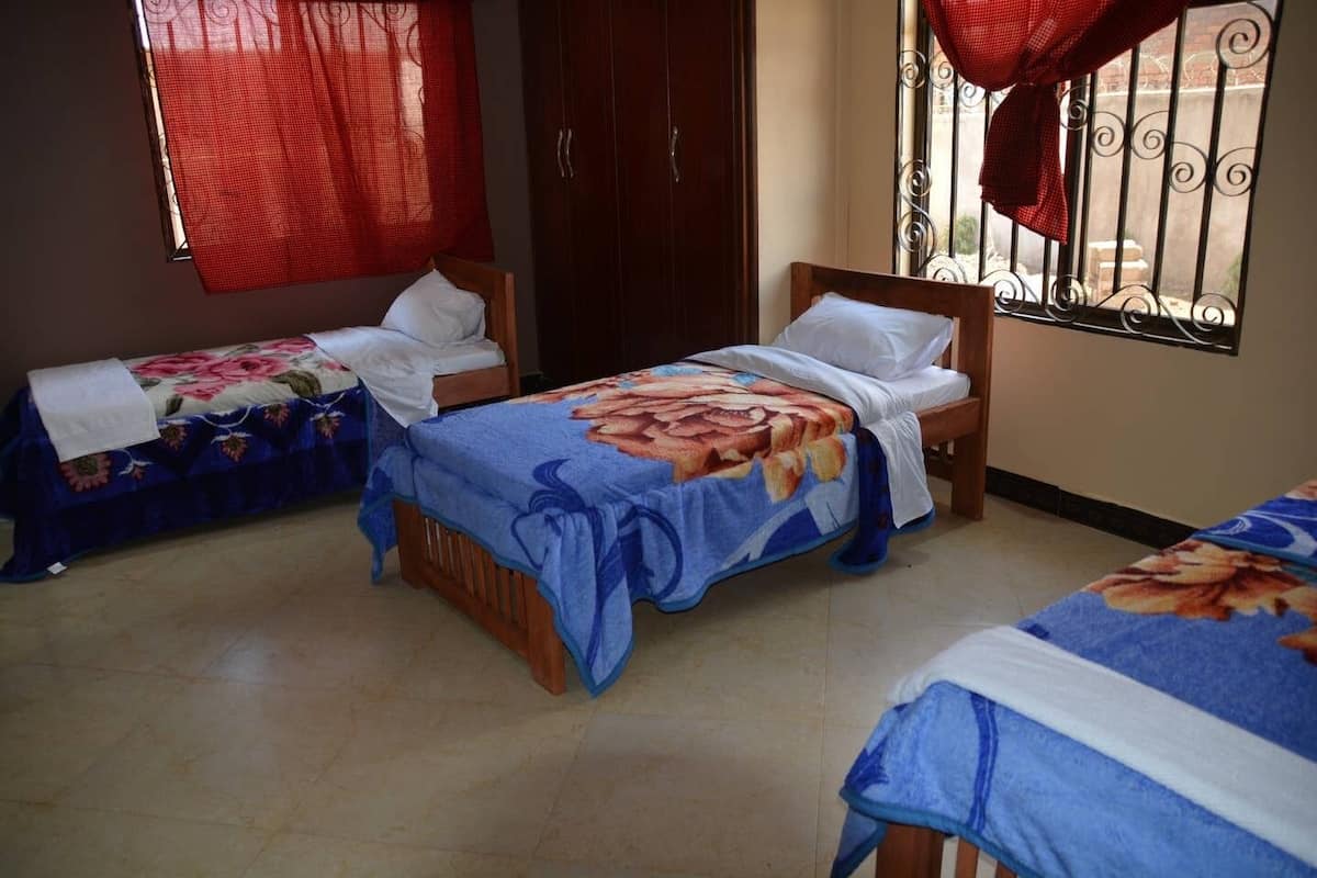 Shared Dormitory, Mixed Dorm | WiFi (free), bed sheets
