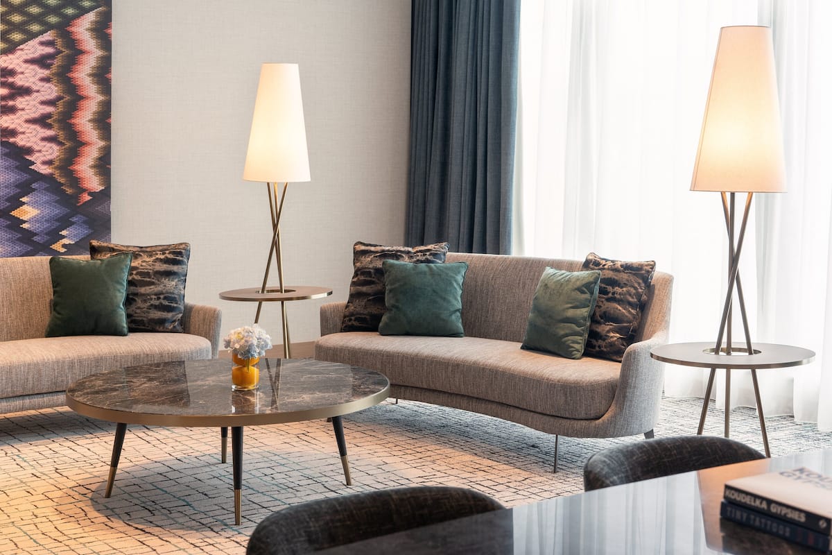 Suite, 1 cama de matrimonio grande (Kimpton) | 1 dormitorio, ropa de cama de alta calidad, colchones Select Comfort