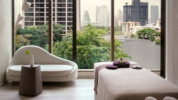 Couples treatment rooms, body treatments, aromatherapy, Thai massages