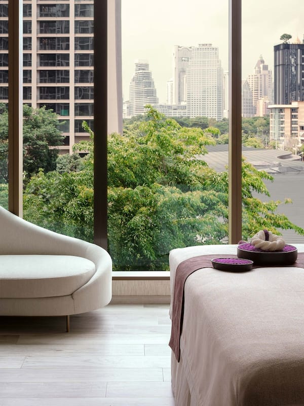 Couples treatment rooms, body treatments, aromatherapy, Thai massages