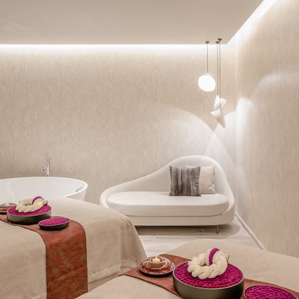 Couples treatment rooms, body treatments, aromatherapy, Thai massages