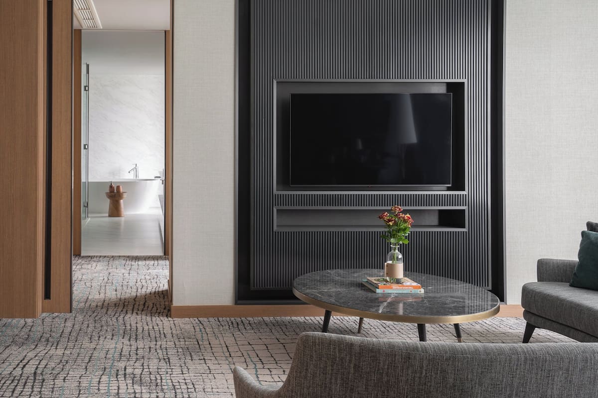 1 bedroom, premium bedding, Select Comfort beds, minibar