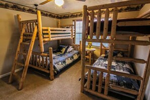 4 habitaciones, tabla de planchar con plancha, cuna de viaje y wifi