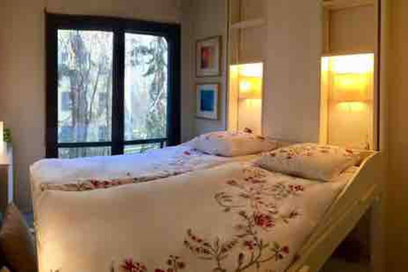 Historic garden view near Arc de Triomphe