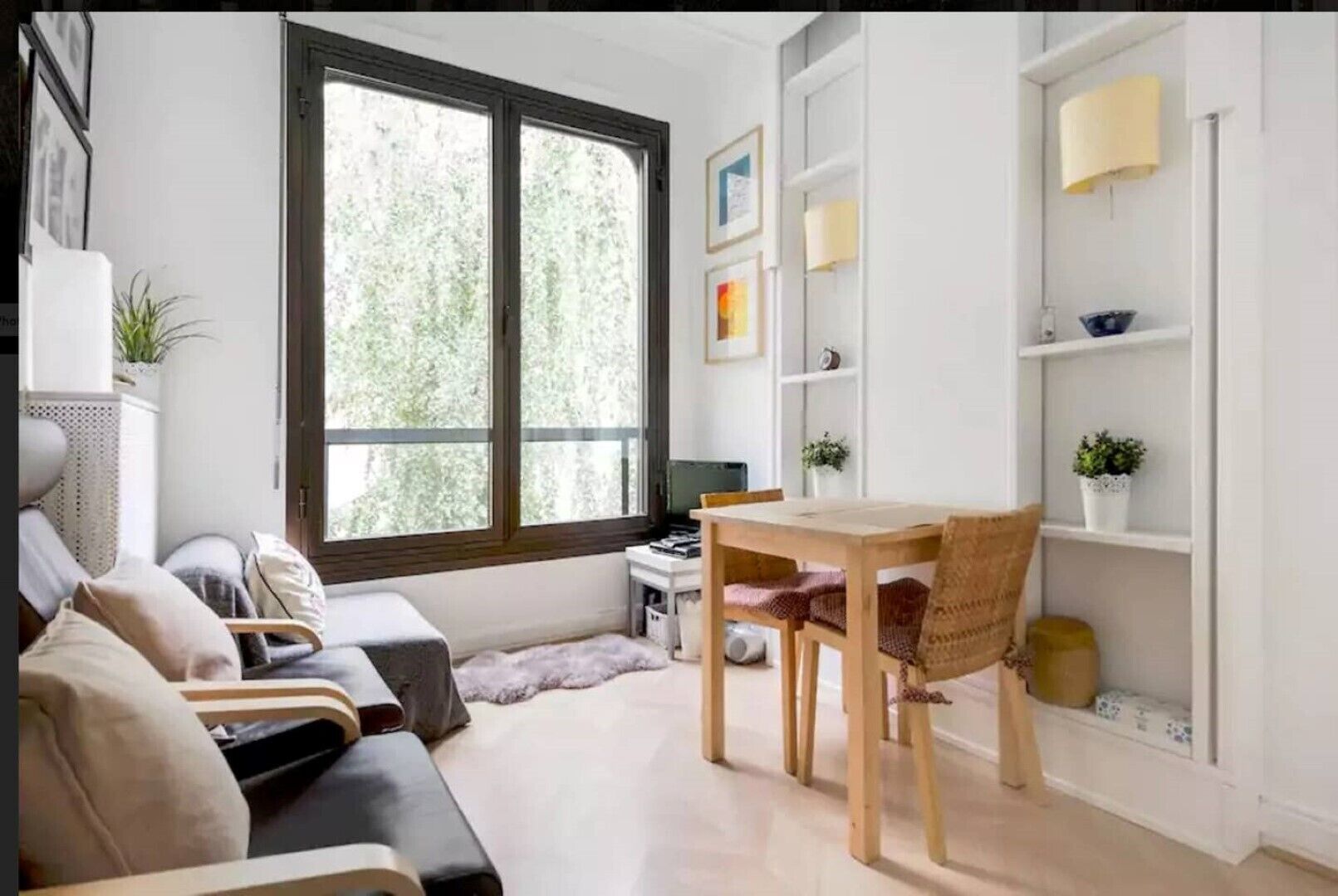 Historic garden view near Arc de Triomphe