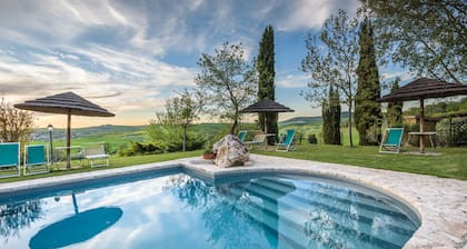 Fonte Bertusi - The courtyard