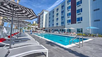 Outdoor pool, pool umbrellas