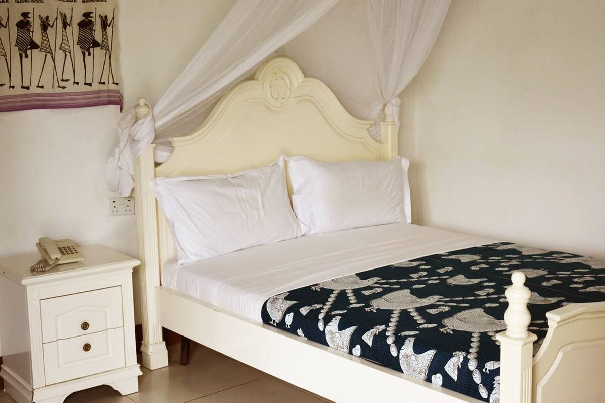 Signature Double Room | 1 bedroom, individually decorated, individually furnished, desk