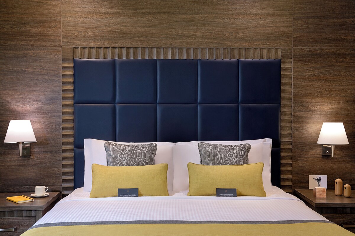 Deluxe Room | Premium bedding, minibar, desk, laptop workspace