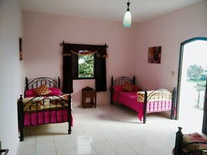 Family Apartment, Balcony | Free WiFi, bed sheets