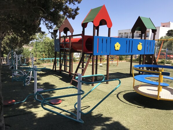 Außen-Kinderspielplatz