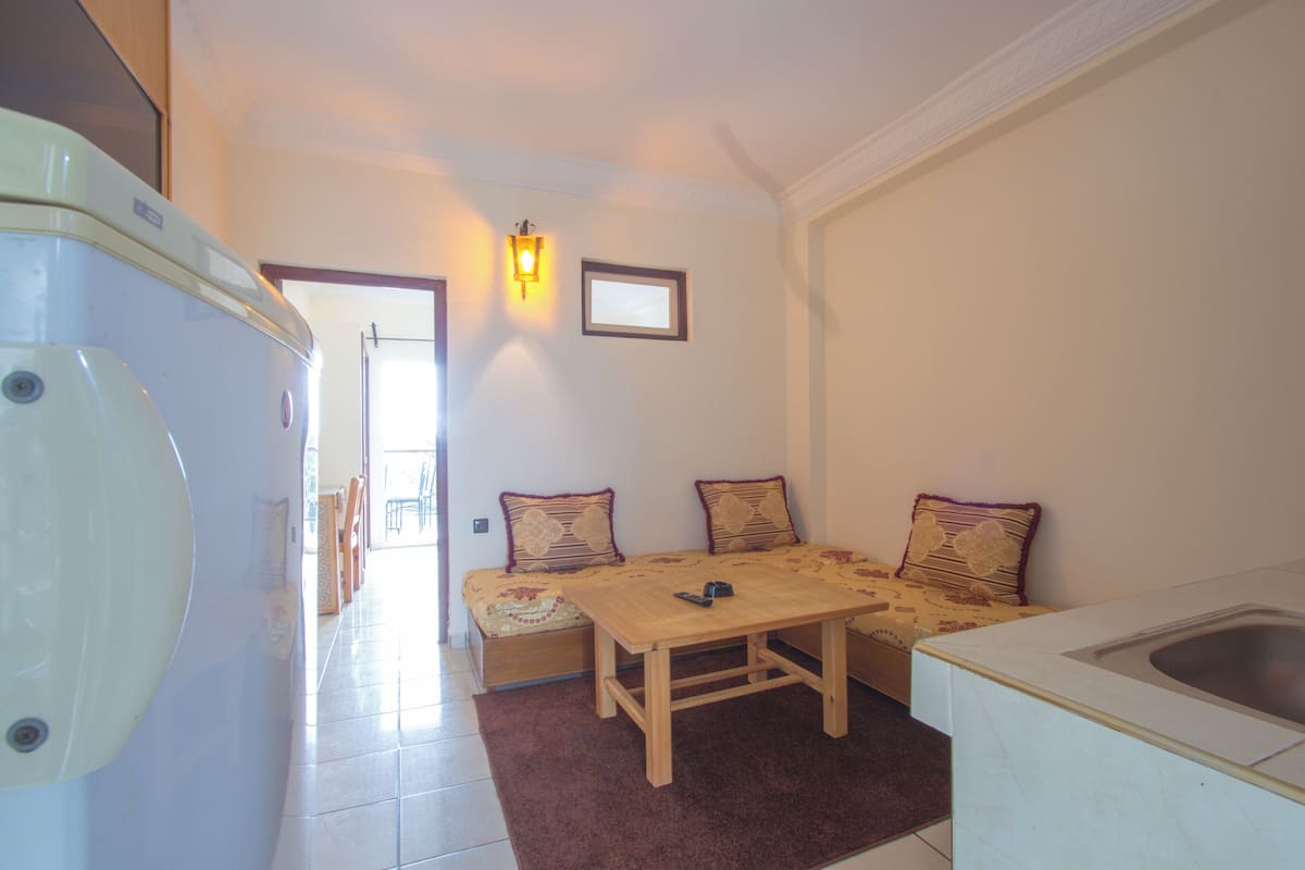 Standard-Studio, 1 Schlafzimmer, Balkon, Poolblick