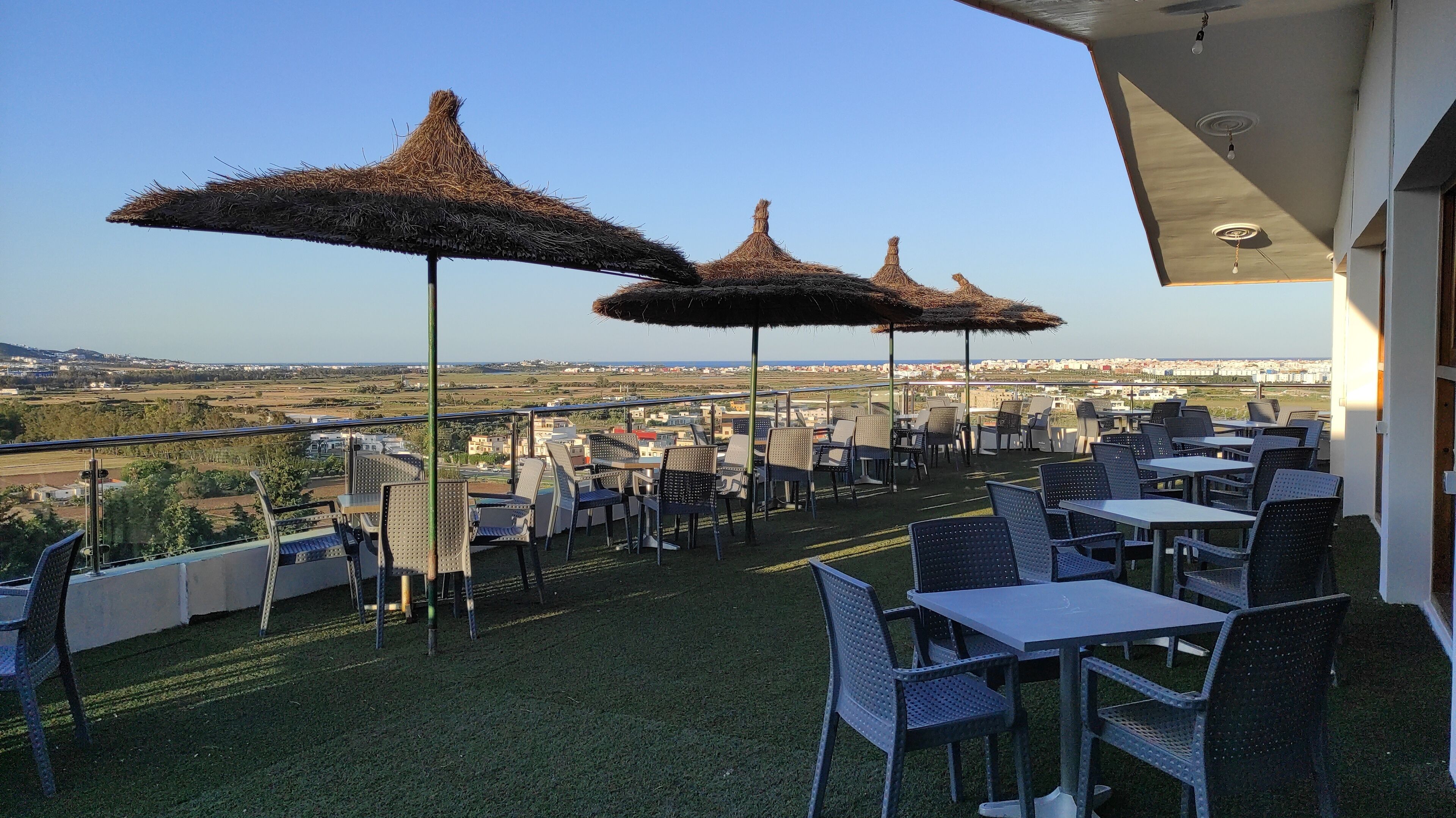 Desayuno de cocina local (EUR 4 por persona) 