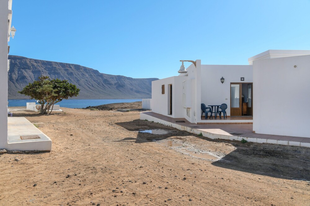 Amplio apartamento Flor Cuatro con vistas al mar o a la montaña, Wi-Fi y terraza