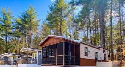 Beautiful Lake George Cottage