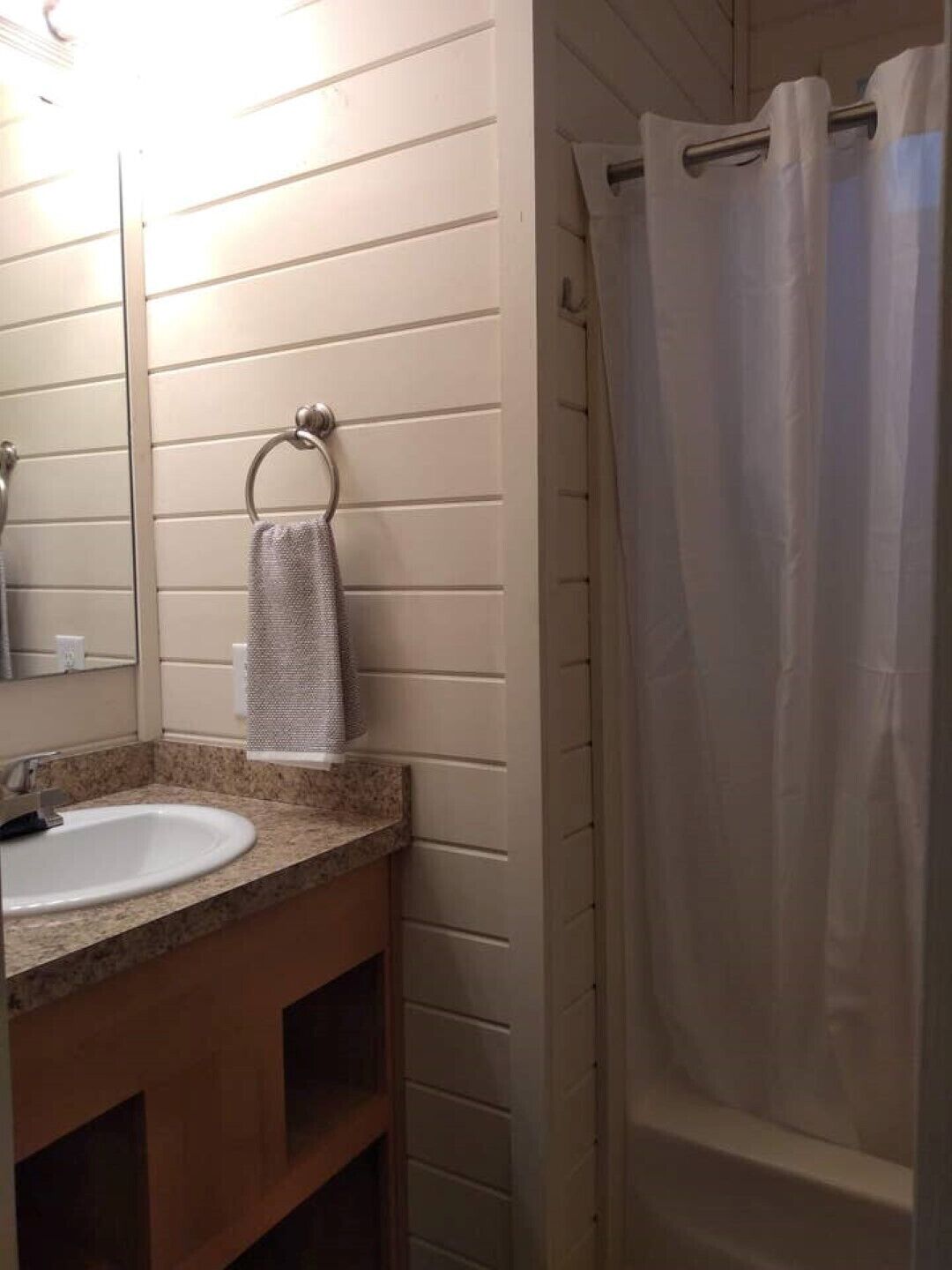 Beautiful Lake George Cottage