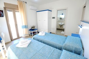 Comfort Double or Twin Room (3) | Free minibar items, individually decorated, desk, laptop workspace