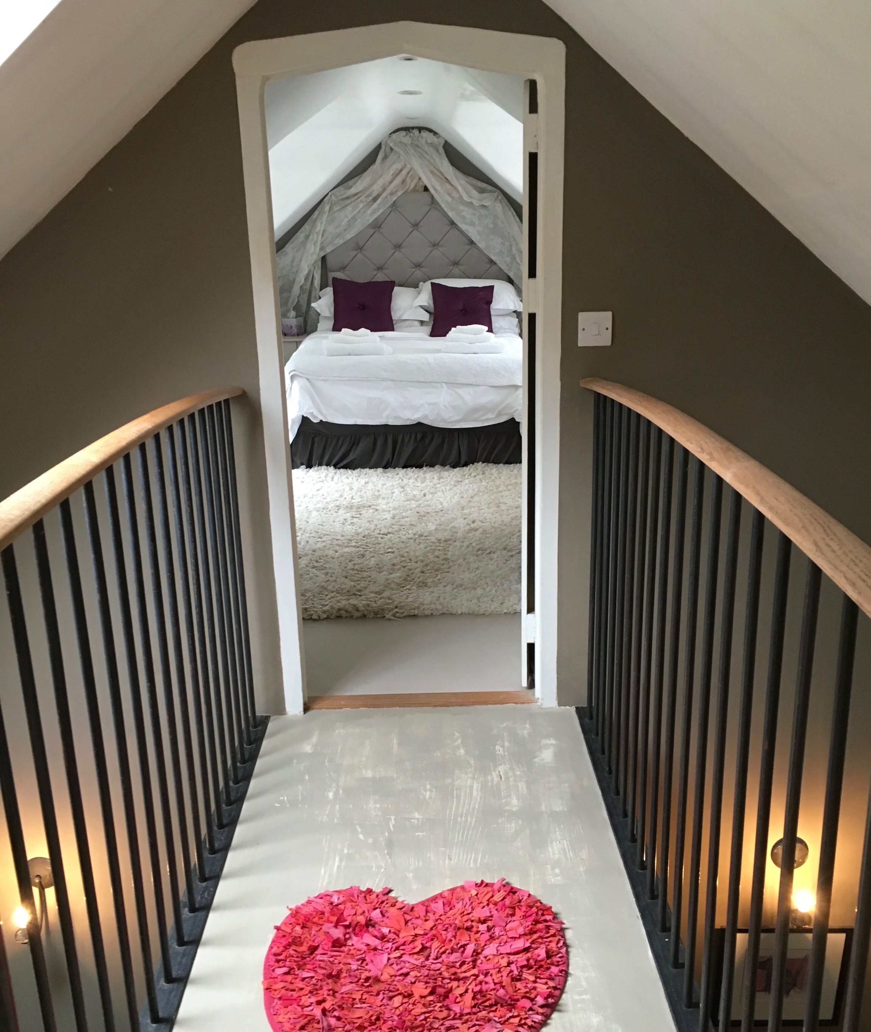 4 bedrooms, desk, iron/ironing board, travel cot