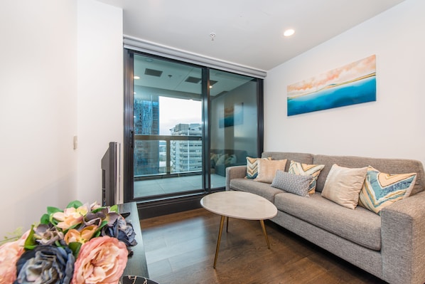 City Apartment, 1 Bedroom, Non Smoking | Living area