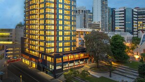 Unclassified image, 3 of 15, button - Ehome - Stylish & Stunning In Central CBD Next to Skytower (Auckland)