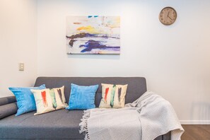 City Apartment, 2 Bedrooms, Non Smoking | Living area