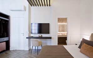 Comfort-Zimmer | Minibar, individuell dekoriert, individuell eingerichtet, Schreibtisch