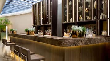 2 barer/lounger och cocktailbar