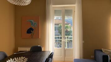 3 Schlafzimmer, individuell eingerichtet, laptopgeeigneter Arbeitsplatz