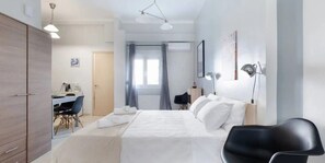 Studio | In-room safe, desk, iron/ironing board, free cots/infant beds - S&K Athens Center Premium Urban Studio (Athens)
