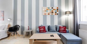 Studio | Living area | Smart TV